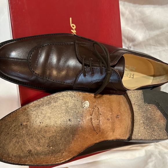 Men\'s Ferragamo size 8 1/2 lace front dress shoes main image 4